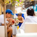 Royal Family Club Сон-Боу