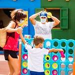Royal Family Club Отель Сон-Боу