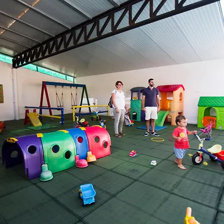 Отель Royal Family Club Сон-Боу