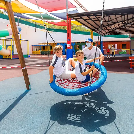 Royal Family Club Отель 4*