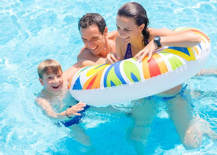 Hotel Royal Family Club