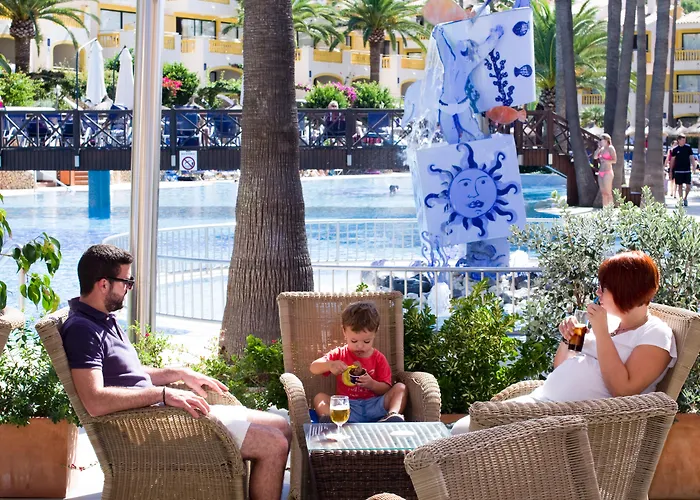 Hotel Royal Family Club