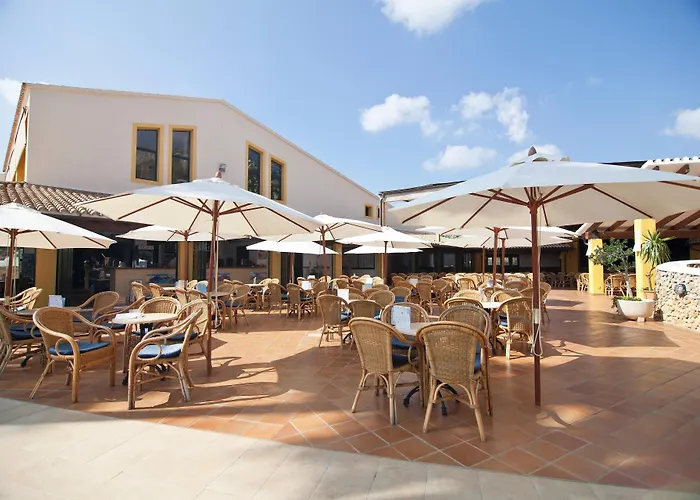 Royal Family Club Hotel 4*