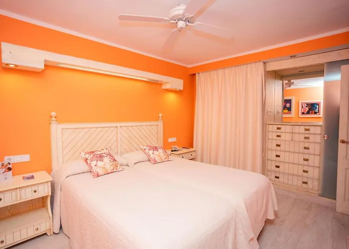 Royal Family Club Hotel Son Bou