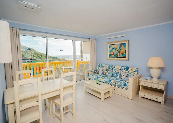 Royal Family Club 4*