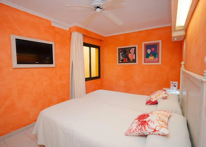 Royal Family Club Hotel