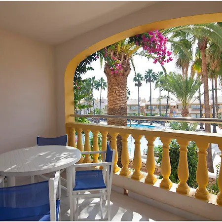 Royal Family Club Hotel 4*