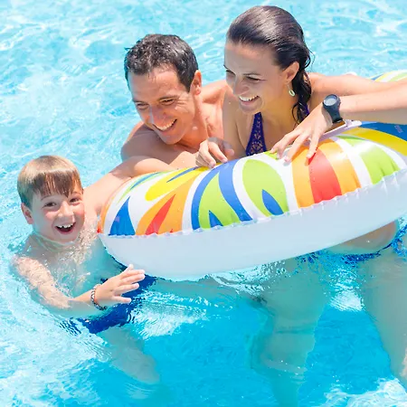 Hotel Royal Family Club