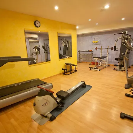 Hotel Royal Family Club