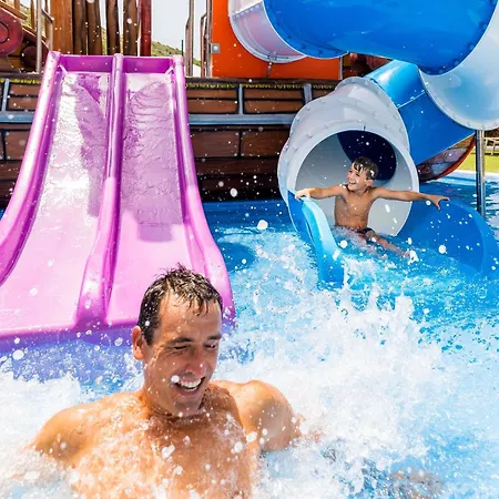 Royal Family Club 4*