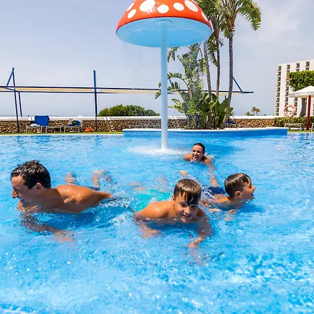 Royal Family Club Hotel 4*