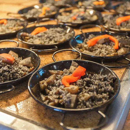 Royal Family Club 4*