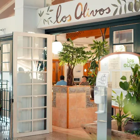 Royal Family Club Hotel 4*