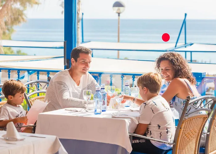 Hotel Royal Family Club