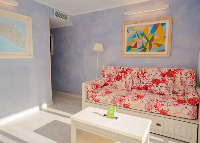 Royal Family Club 4*