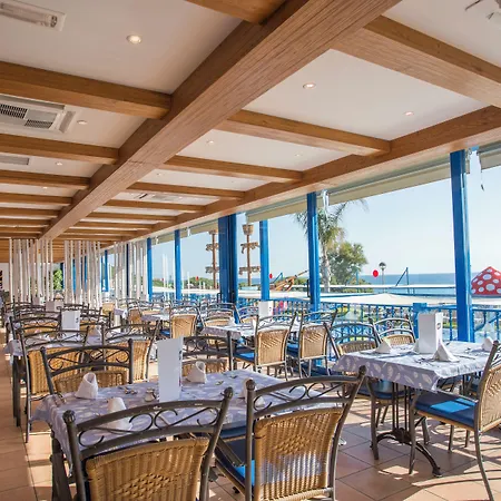 Royal Family Club Hotel 4*