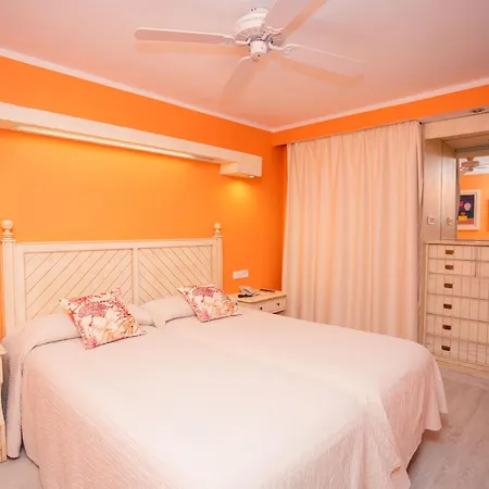 Royal Family Club Hotel Son Bou