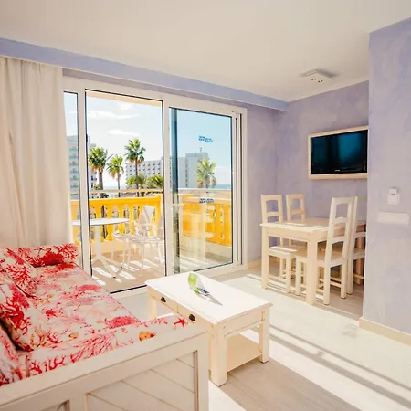 Royal Family Club 4*