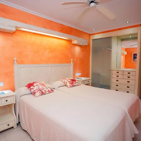 Royal Family Club Hotel