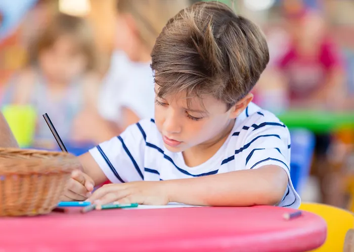 Royal Family Club 4*