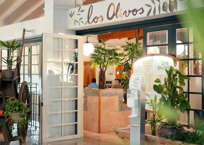 Royal Family Club Hotel 4*