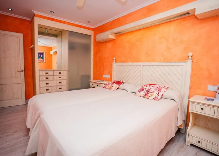 Royal Family Club Hotel