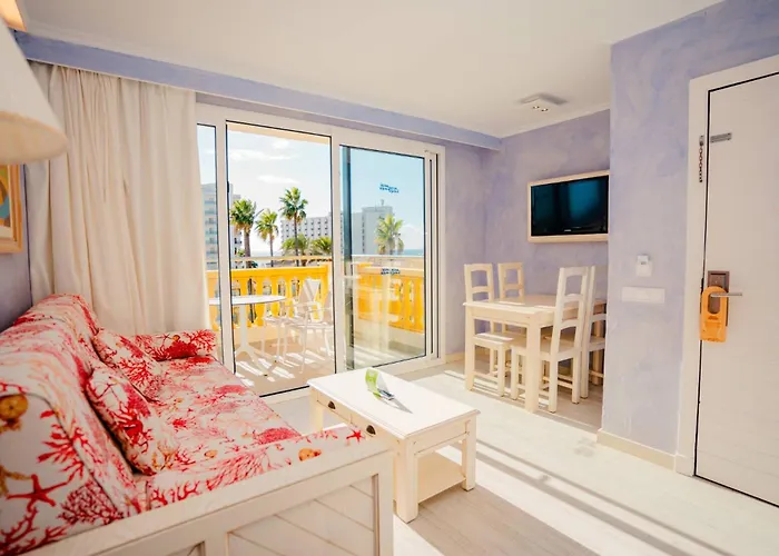 Royal Family Club 4*